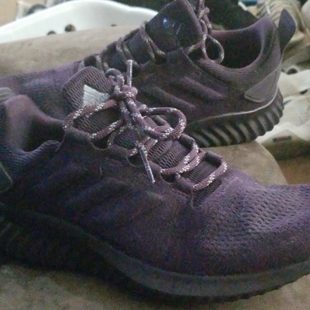 Womans 9 Adidas